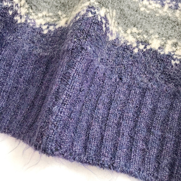 Γυναικείο πουλόβερ σε τρία χρώματα με υψηλό κολάρο και μακρύ μανίκι