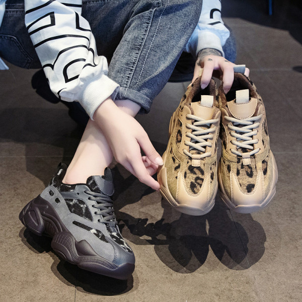 ΝΕΟ μοντέλο μοντέρνα γυναικεία αθλητικά παπούτσια με ζωικό τύπωμα και σκληρή σόλα μπλε και καφέ χρώμα