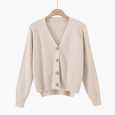 Női kardigán gombokkal és spitz nyakkivágással - több színben