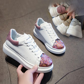 Νέο μοντέλο γυναικεία αθλητικά παπούτσια με γυαλιστερό αποτέλεσμα σε τρία χρώματα