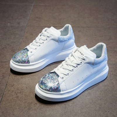 Νέο μοντέλο γυναικεία αθλητικά παπούτσια με γυαλιστερό αποτέλεσμα σε τρία χρώματα