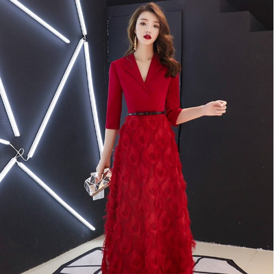 Μοντέρνα γυναικείο μακρύ φόρεμα με 3/4 μανίκια σε μαύρο και κόκκινο χρώμα