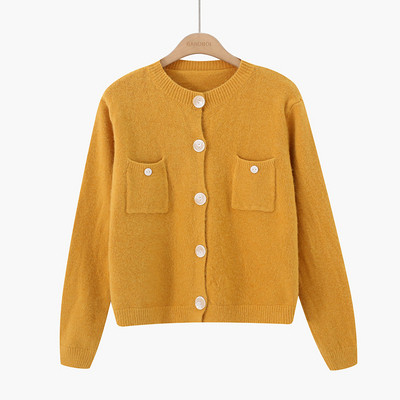 Női kardigán kerek nyakkivágással, zsebekkel és gombokkal több színben