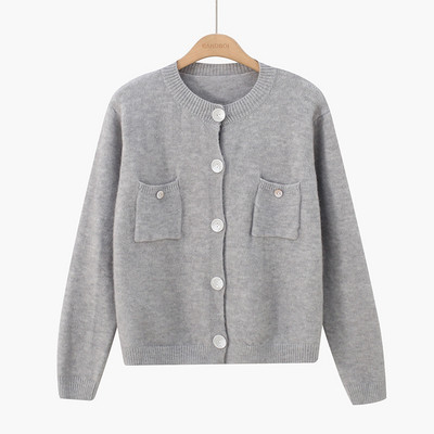 Női kardigán kerek nyakkivágással, zsebekkel és gombokkal több színben