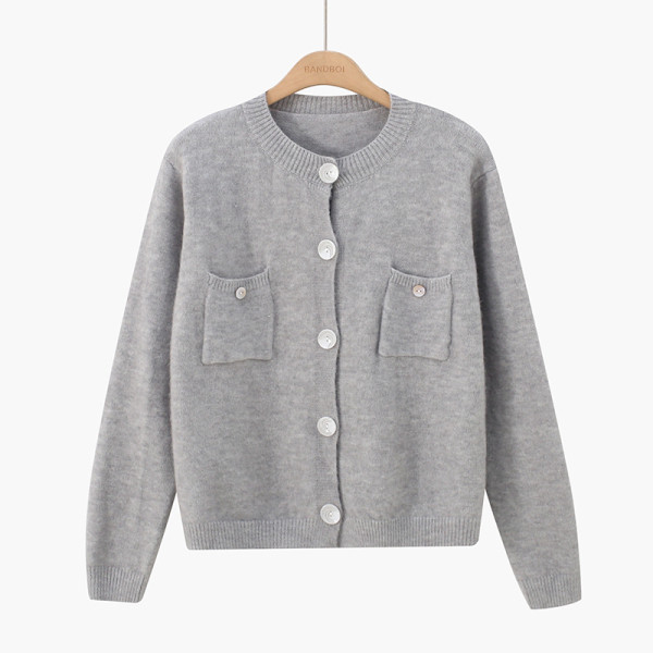 Női kardigán kerek nyakkivágással, zsebekkel és gombokkal több színben