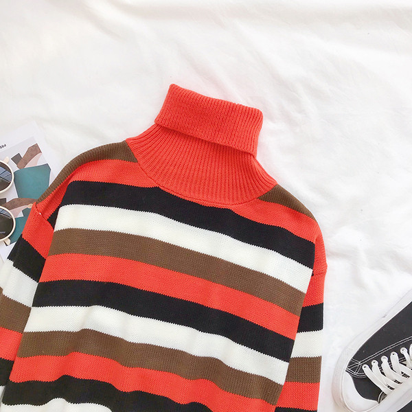 Ριγέ γυναικείο πουλόβερ  με υψηλό κολάρο και μακρύ μανίκι σε τρία χρώματα