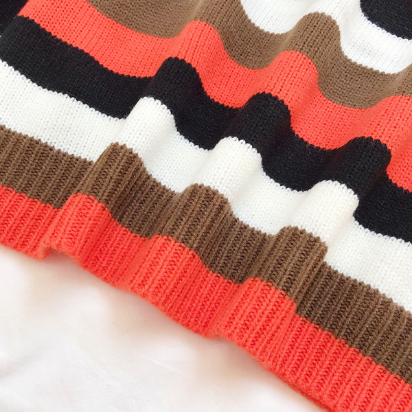 Ριγέ γυναικείο πουλόβερ  με υψηλό κολάρο και μακρύ μανίκι σε τρία χρώματα