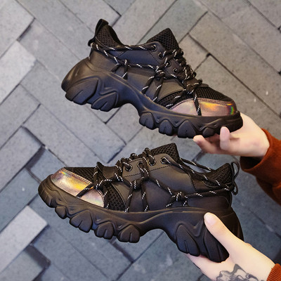 Női tornacipő ÚJ modell fűzővel és durva talppal, három színben