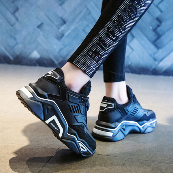 ΝΕΟ μοντέλο  μοντέρνα αθλητικά πάνινα παπούτσια  με σκληρή σόλα με κόκκινο, κίτρινο και μαύρο χρώμα