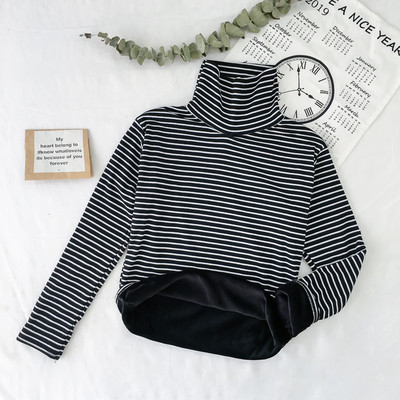 Ριγέ γυναικείο πουλόβερ σε τέσσερα χρώματα με κολάρο και μακρύ μανίκι