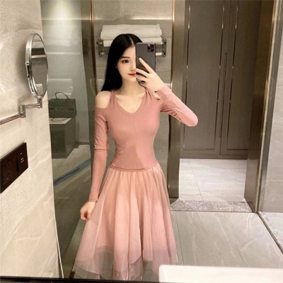 Μακρυμάνικο γυναικείο φόρεμα  σε ροζ και μαύρο χρώμα