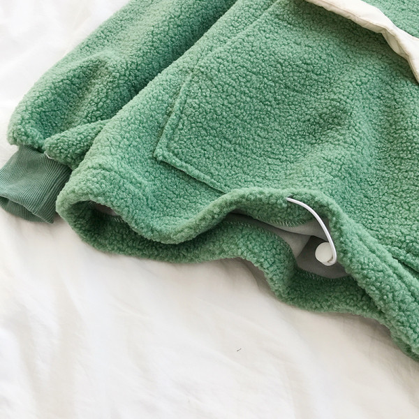 Napi női pulóver három színben kapucnival és zsebbel