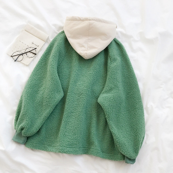 Napi női pulóver három színben kapucnival és zsebbel