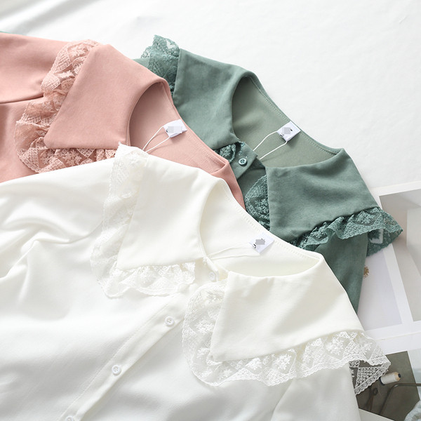 Modern női ing csipkével és gombokkal fehér, zöld és rózsaszín színben