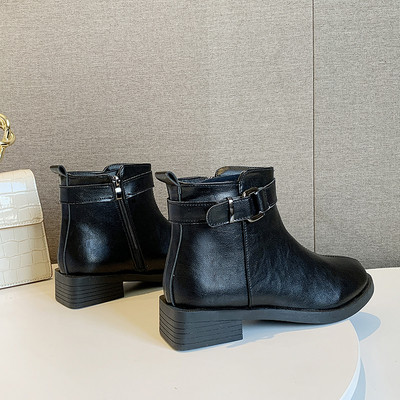 Γυναικείες έκο δερμάτινες χειμονιάτικες μπότες με μεταλλικό στοιχείο