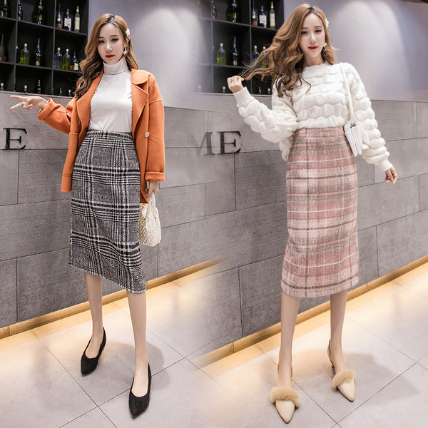 Kockás női szoknya rózsaszín és fekete színben, magas derékkal