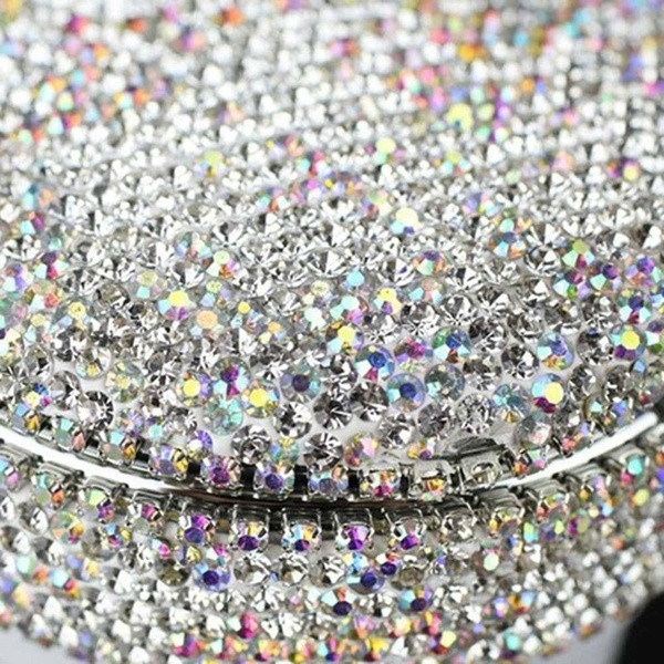 Портативен пепелник за автомобил в черен и бял цвят с LED осветление и камъни