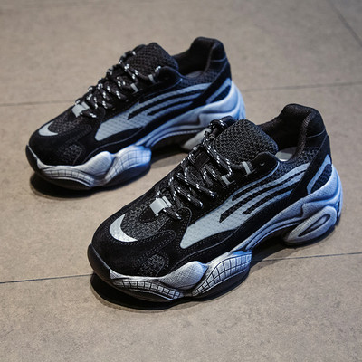 Αθλητικά casual γυναικεία παπούτσια με ψηλή σόλα σε γκρι και μαύρο χρώμα