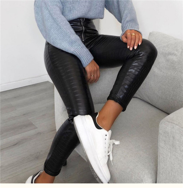 Napi női leggings magas derékkal és cipzárral öko bőrből fekete színben