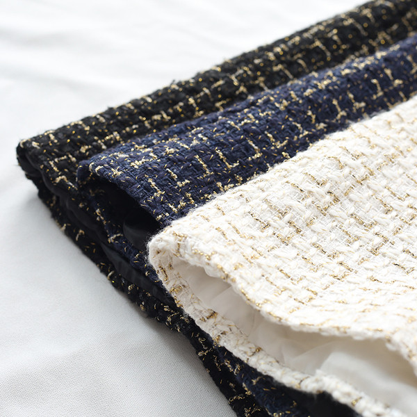 Női rövidnadrág gombokkal - három színben