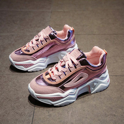 Sportos-alkalmi női tornacipő vastag talppal, rózsaszín, fehér és szürke színben