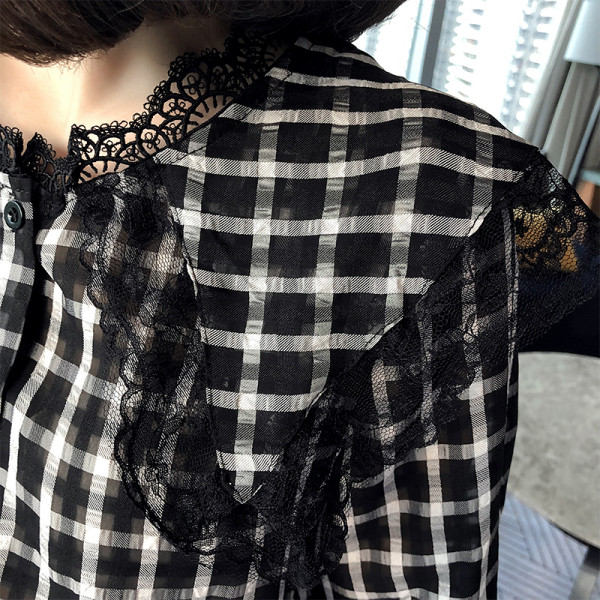 Női kockás ing csipkével és gombokkal - retro stílusú