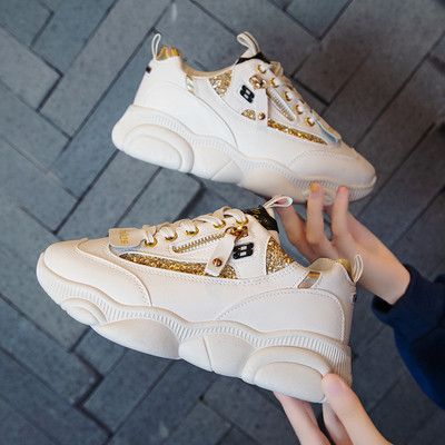 Μοντέρνα γυναικεία αθλητικά παπούτσια με φερμουάρ και κορδόνια σε λευκό, μαύρο και γκρι χρώμα