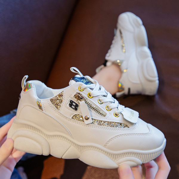 Μοντέρνα γυναικεία αθλητικά παπούτσια με φερμουάρ και κορδόνια σε λευκό, μαύρο και γκρι χρώμα