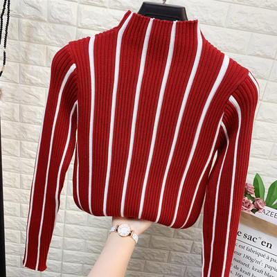 Női csíkos pulóver alacsony gallérral piros, szürke és fekete színben