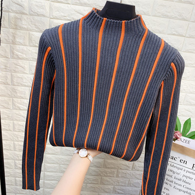 Női csíkos pulóver alacsony gallérral piros, szürke és fekete színben