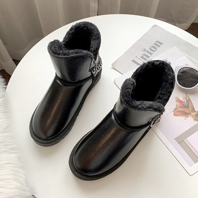 Γυναικείες χειμερινές μπότες με μαλακή σόλα σε μαύρο και ασημί χρώμα