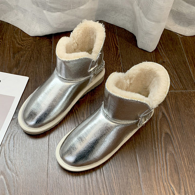 Γυναικείες χειμερινές μπότες με μαλακή σόλα σε μαύρο και ασημί χρώμα