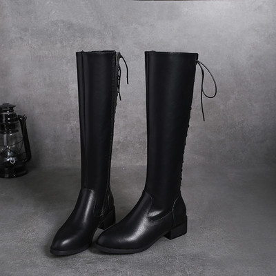 Modern női csizma fűzővel és vastag talppal, barna és fekete színben