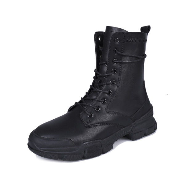 ÚJ női csizma modell durva talppal és fűzős fekete színben