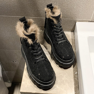 Γυναικείες χειμωνιάτικες μπότες με απαλή επένδυση και ψηλή σόλα σε διάφορα χρώματα