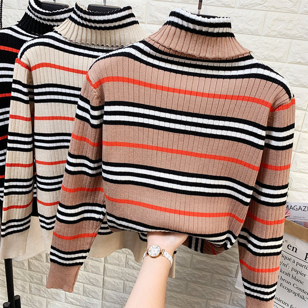 Csíkos női pulóver magas gallérral és hosszú ujjú barna, bézs és fekete színben