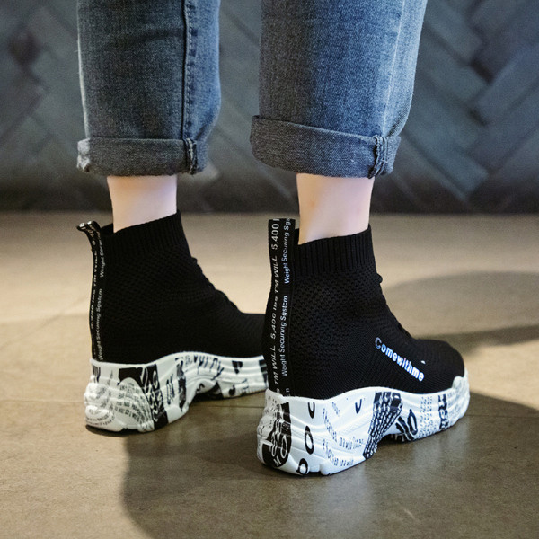 Μοντέρνα γυναικεία παπούτσια ΣΕ πλατφόρμα Με κορδόνια σε μαύρο και άσπρο χρώμα