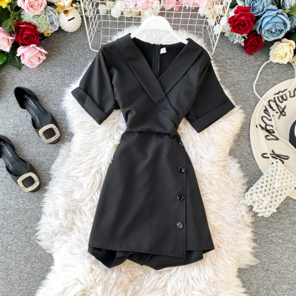 Stílusos női overál spitz nyakkivágással és rövid ujjú több színben