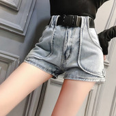 Könnyű farmer rövidnadrág és öv