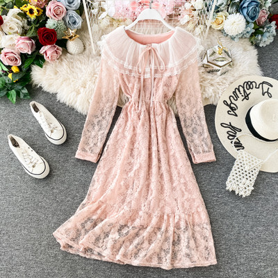 Modern női csipkeruha fűzős és hosszú ujjú három színben