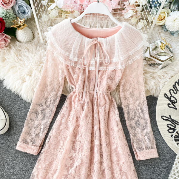 Modern női csipkeruha fűzős és hosszú ujjú három színben