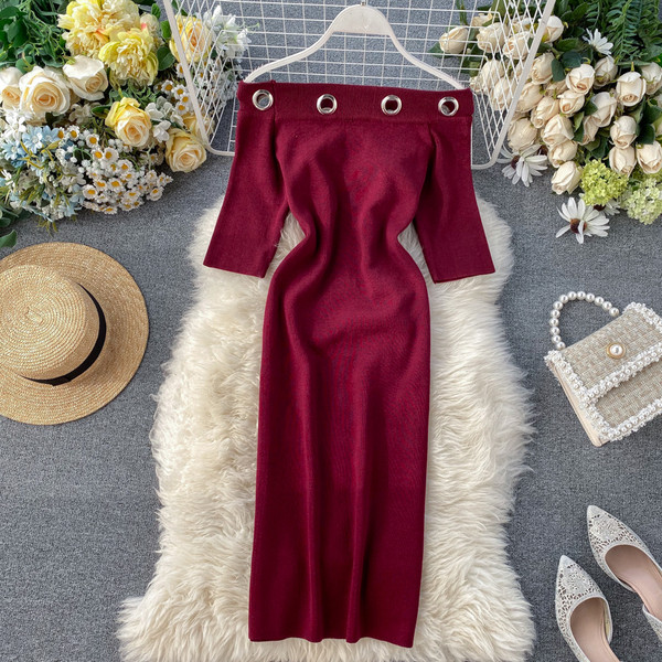 Modern női ruha 3/4-es ujjal, csupasz vállal, több színben