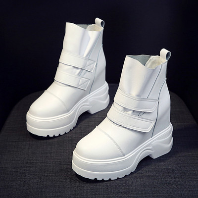 Γυναικείες  έκο δερμάτινες μπότες για το χειμώνα σε μαυρο και άσπρο χρώμα