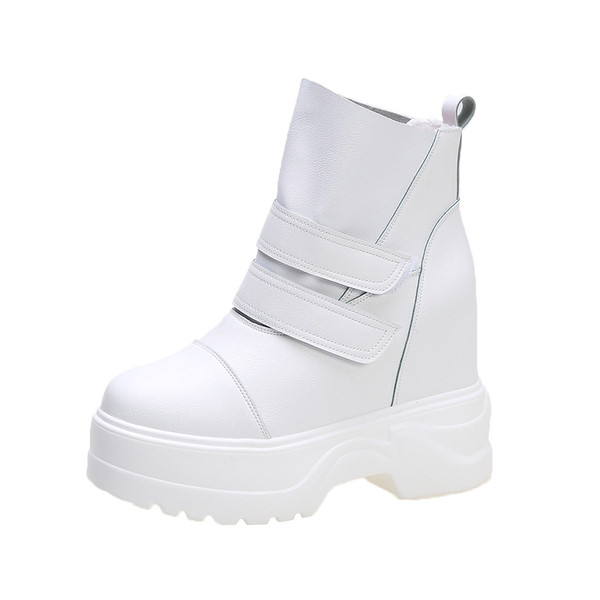 Γυναικείες  έκο δερμάτινες μπότες για το χειμώνα σε μαυρο και άσπρο χρώμα