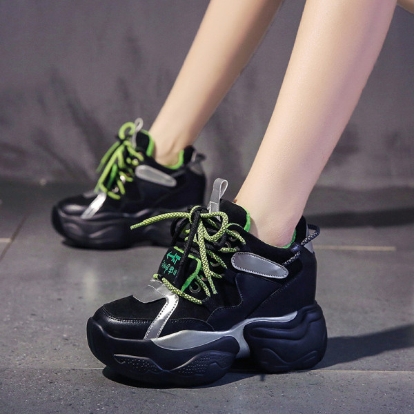 Női sport- és alkalmi tornacipő magas talppal és színes nyakkendőkkel