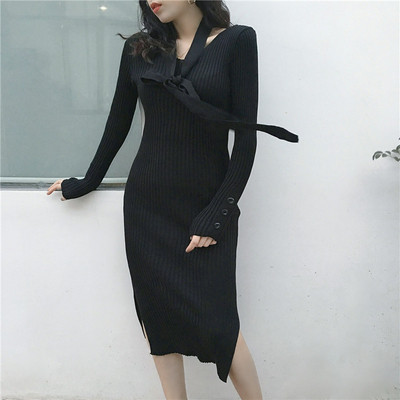 Γυναικείο  πλεκτό φόρεμα με ζώνη και κορδόνια σε μπεζ, μαύρο και κόκκινο χρώμα