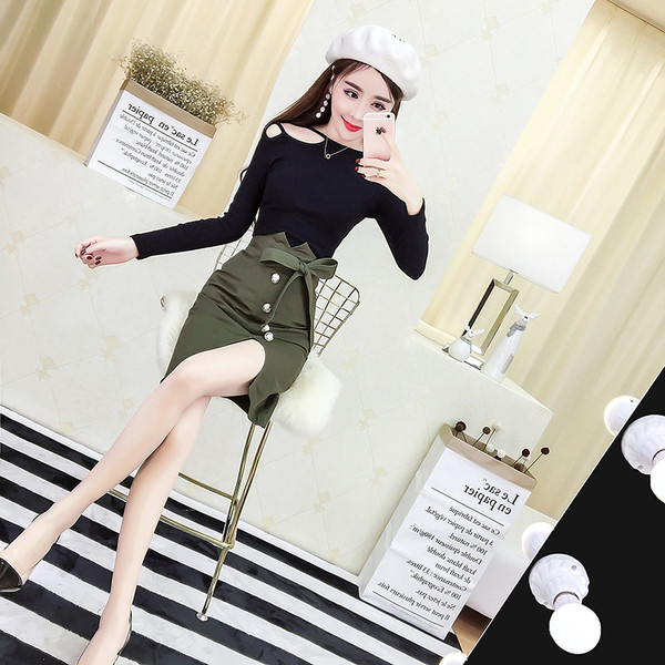 Γυναικείο σετ  με μπλούζα και φούστα με κουμπιά και ψηλή μέση