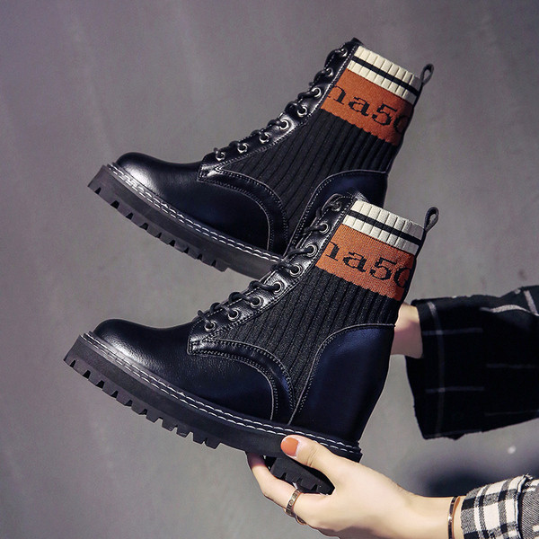 Női téli csizma fűzős öko bőrből, fekete színben