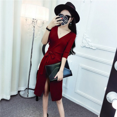 Kötött női ruha 7/8-as ujjal és hasítékkal