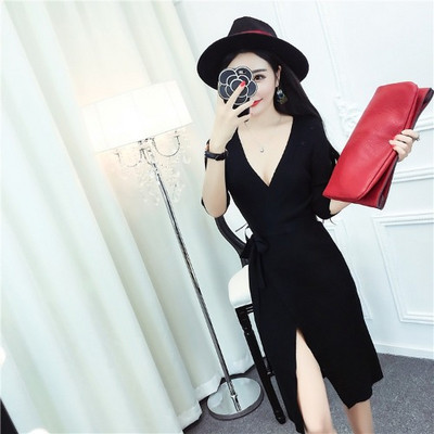 Kötött női ruha 7/8-as ujjal és hasítékkal